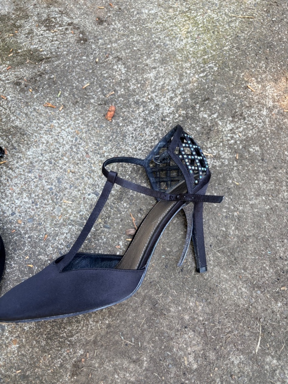 Heels - Picture 2 of 4
